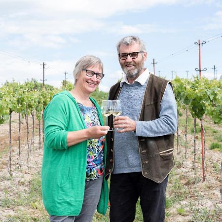 Weingut Zur Schlafmuetze Hotel Herrnbaumgarten Екстериор снимка