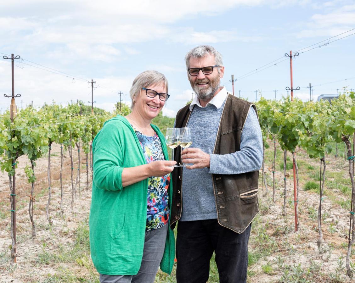 Weingut Zur Schlafmuetze Hotel Herrnbaumgarten Екстериор снимка