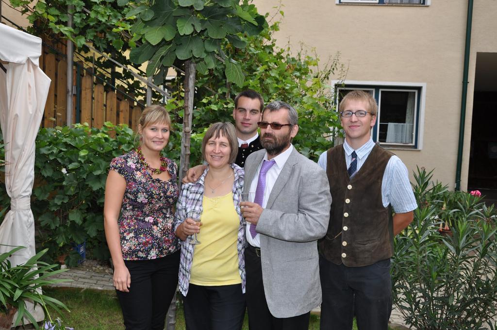 Weingut Zur Schlafmuetze Hotel Herrnbaumgarten Екстериор снимка