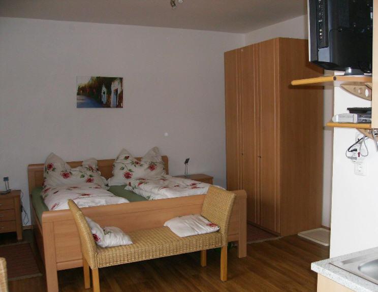 Weingut Zur Schlafmuetze Hotel Herrnbaumgarten Стая снимка