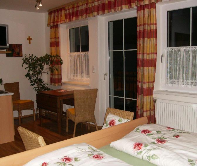 Weingut Zur Schlafmuetze Hotel Herrnbaumgarten Стая снимка