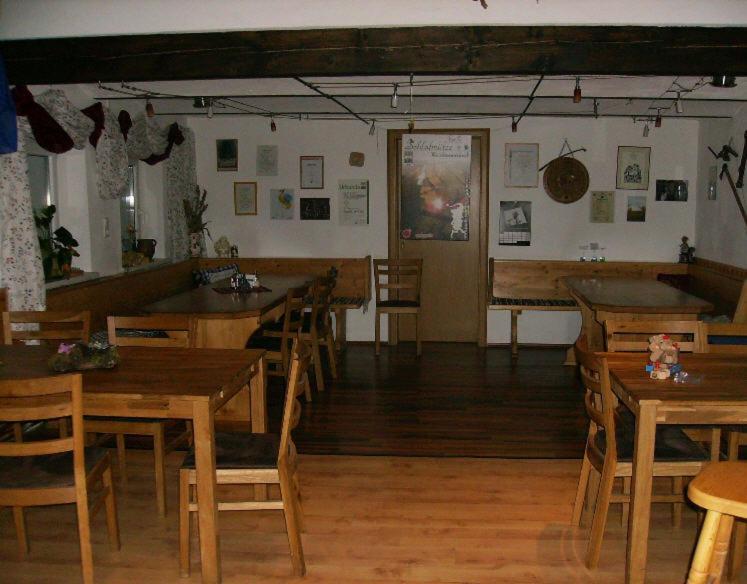 Weingut Zur Schlafmuetze Hotel Herrnbaumgarten Екстериор снимка
